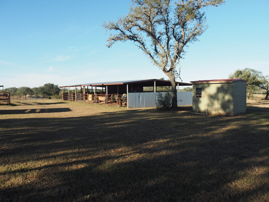 Brush Country Retreat property photo 2